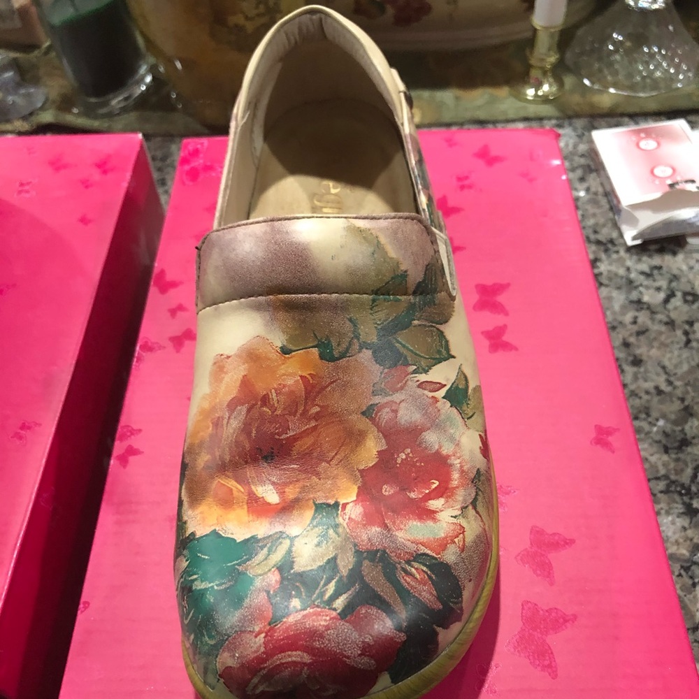 Alegria size 39 shoes